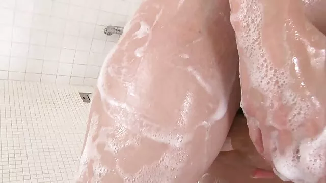 看護師はベッドの上で笑った 女性 向け セックス 動画