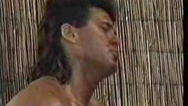 新鮮な女の子を満たす男でザ浴室とともに足 セックス 動画 女の子 向け