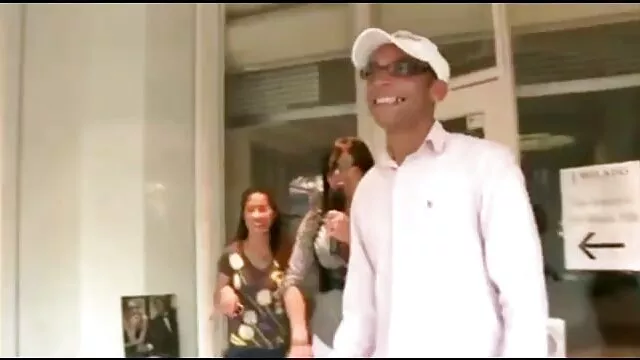 私は息子を洗うために上がり、トイレの上から報告を受けました。 セックス 女性 用 動画