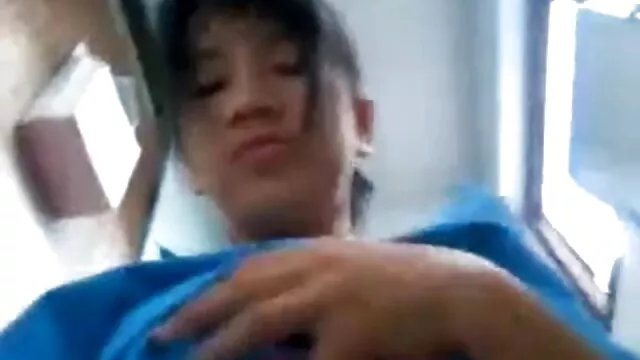 女の子は医者による身体検査で治療されました 女性 向け の セックス 動画