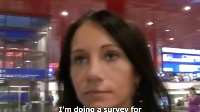 彼女は厚いコックで暖かくしなければならなかったので、寒さから女の子を脱出 女性 向け セックス 無料 動画