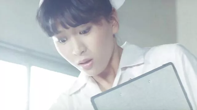 口の中にマスクを持つ人々 セックス 無料 動画 女性 用