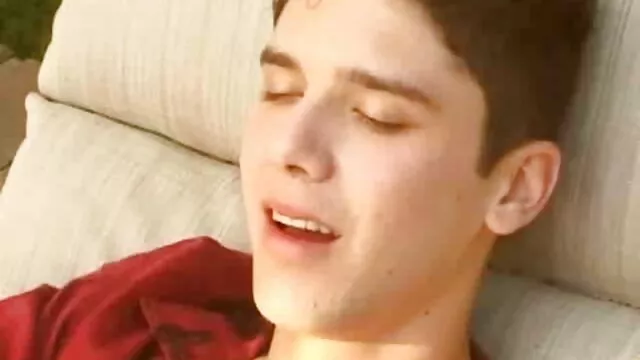 叔父はそれらをこすり、彼女の中にいる 女性 専用 セックス 動画