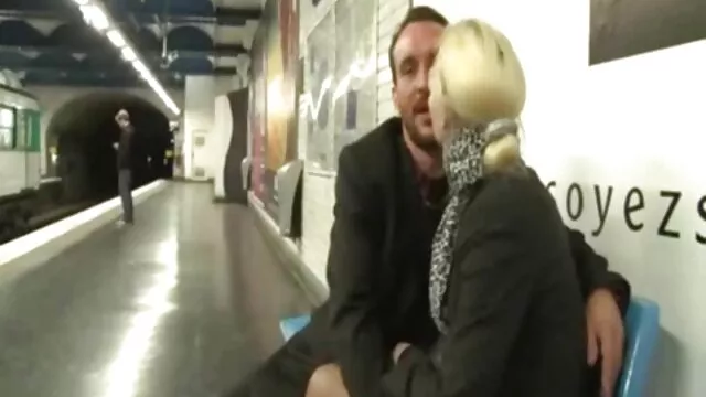 女子高生のおもちゃをマッサージの商品 せっくす 動画 女性 向け