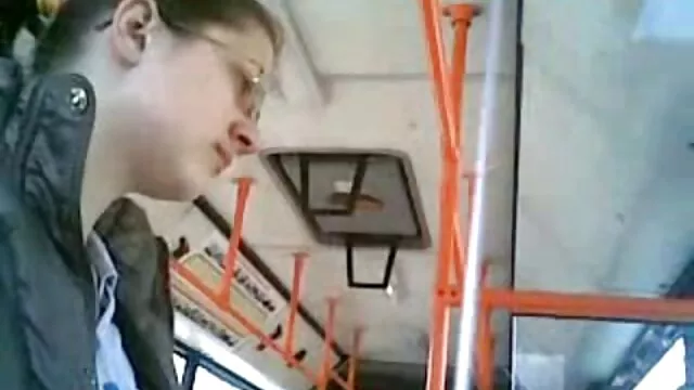 大きなおっぱいを持つ女の子の音楽に合わせて踊る 月野 帯 人 セックス