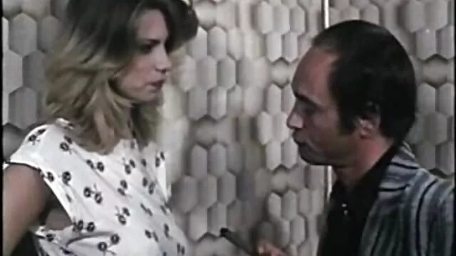 お母さんの叔父は若い犬を殺す 女性 向け 動画 セックス